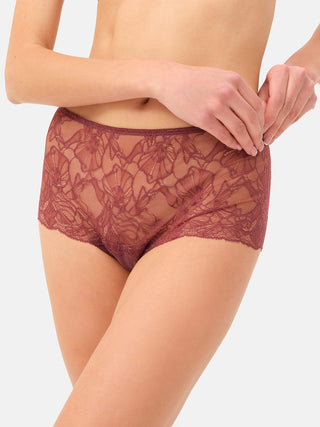 DUNKELD Low-waisted lace shorts